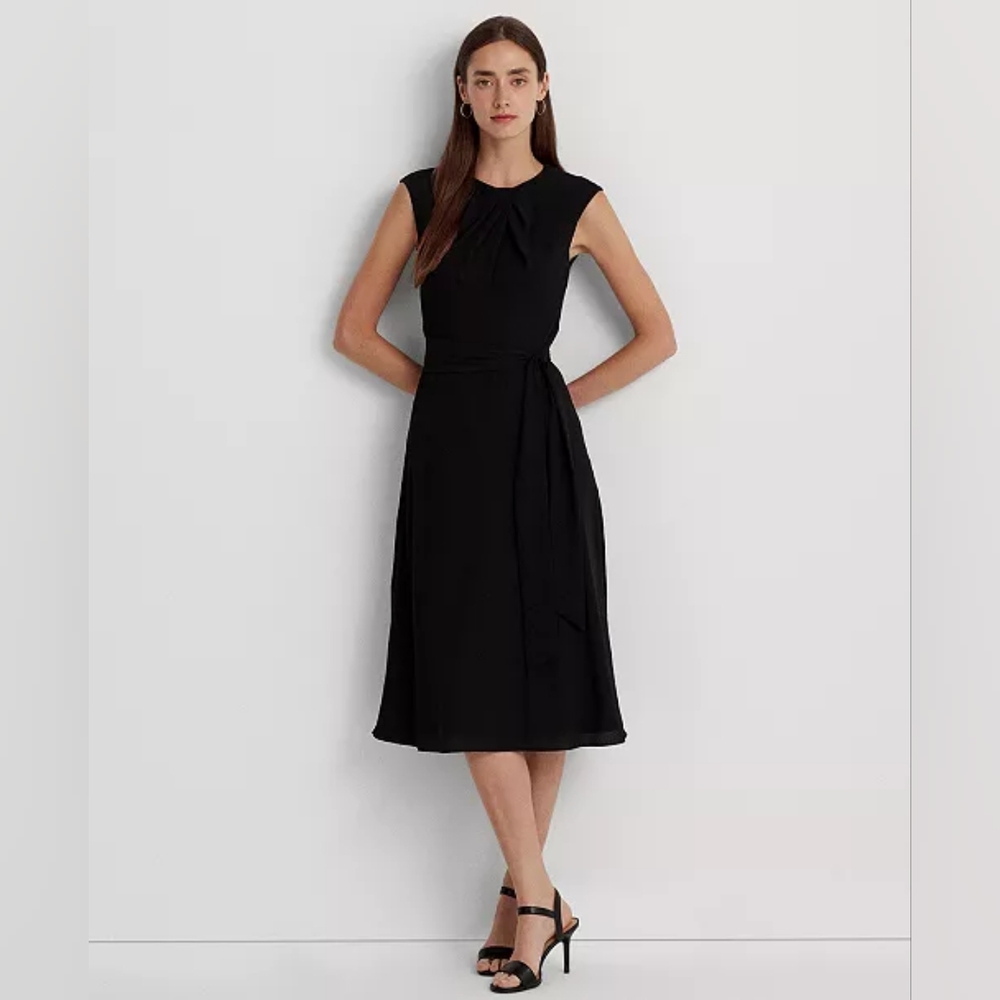 Women's Clothing (675)